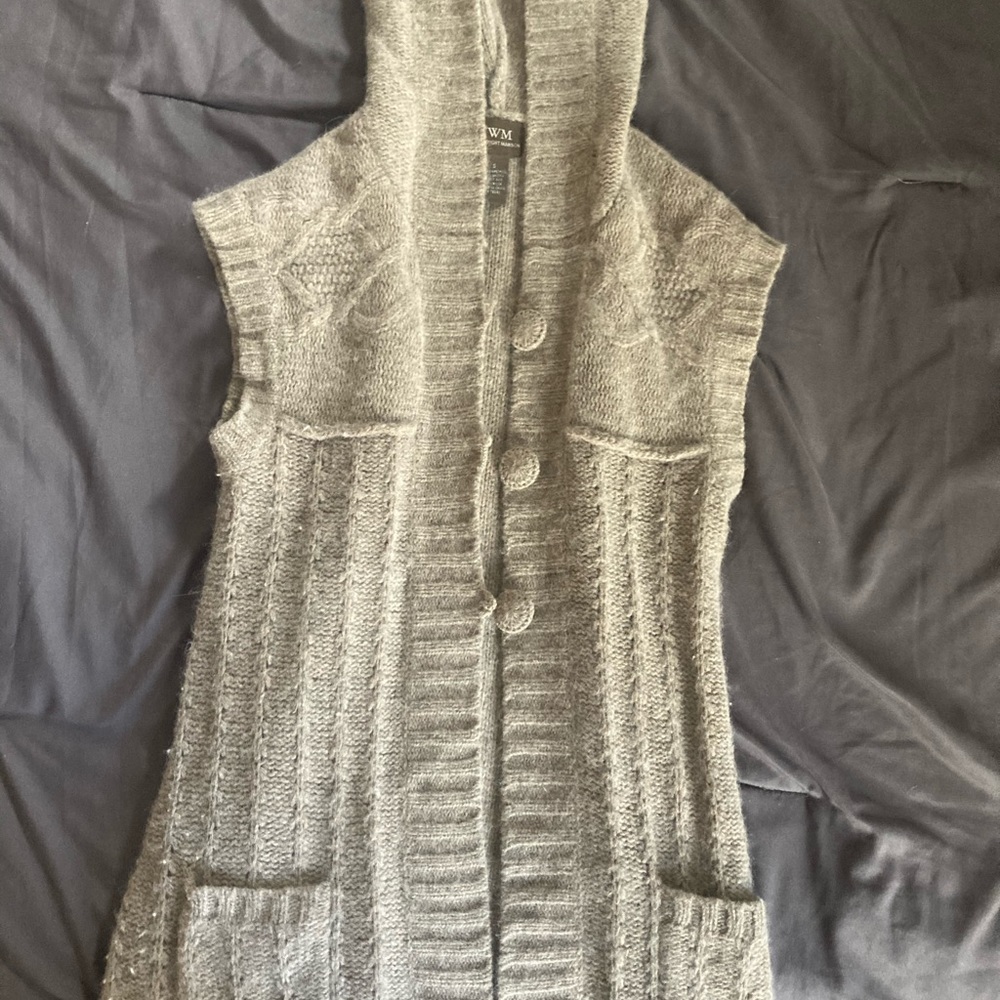 Sweater vest
